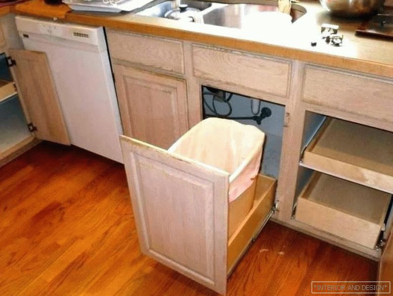Выкатные шафы на маленькай кухні 1